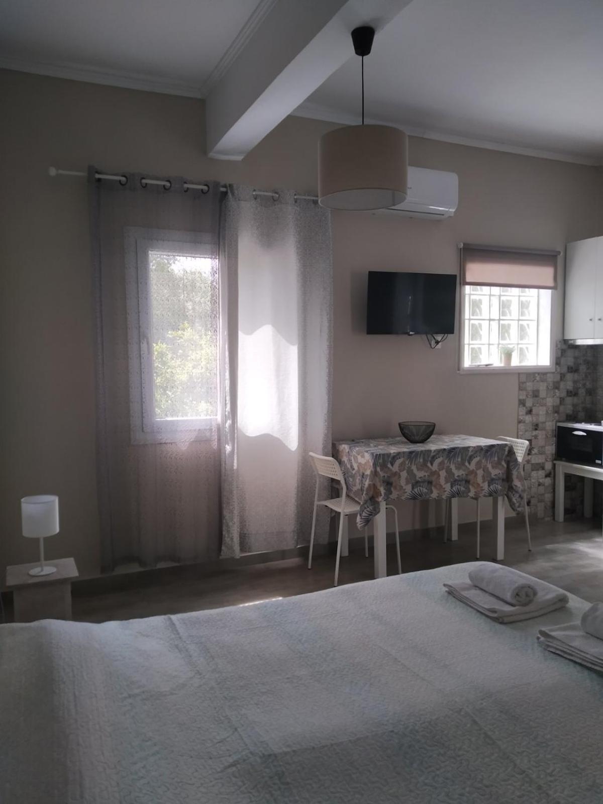 Trousas Apartments Róda Kültér fotó