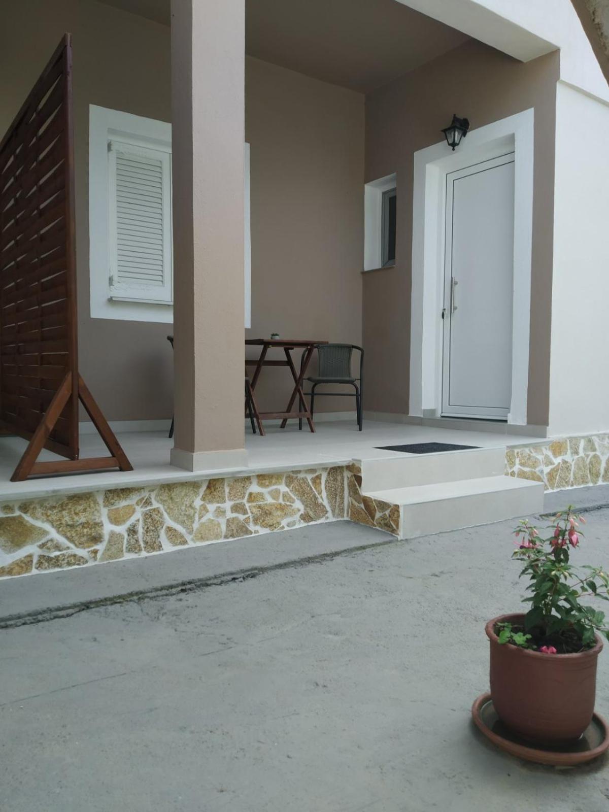 Trousas Apartments Róda Kültér fotó