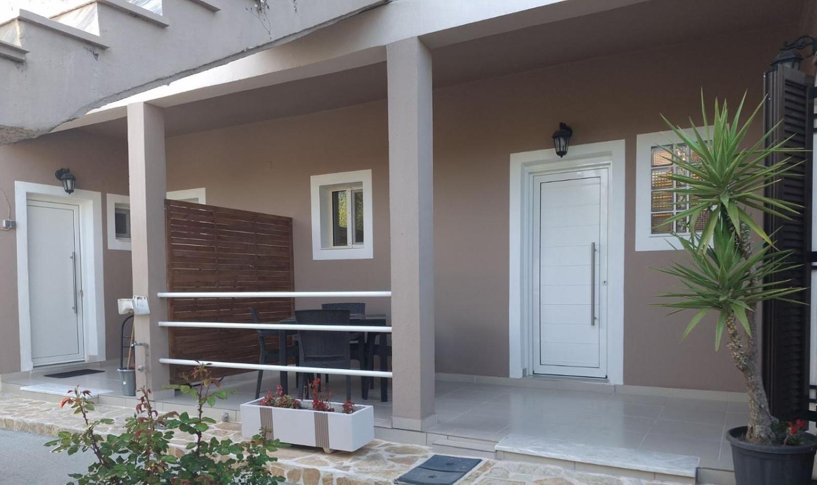 Trousas Apartments Róda Kültér fotó